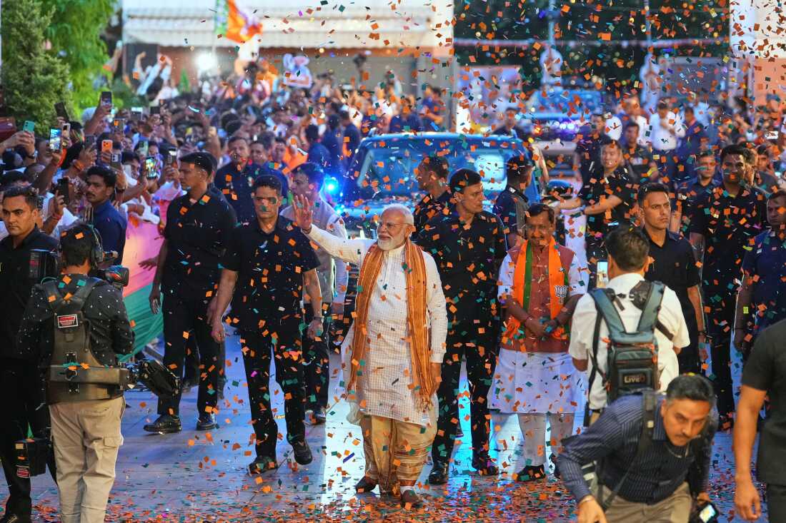 Modi In BJP HQ after Bengal Win